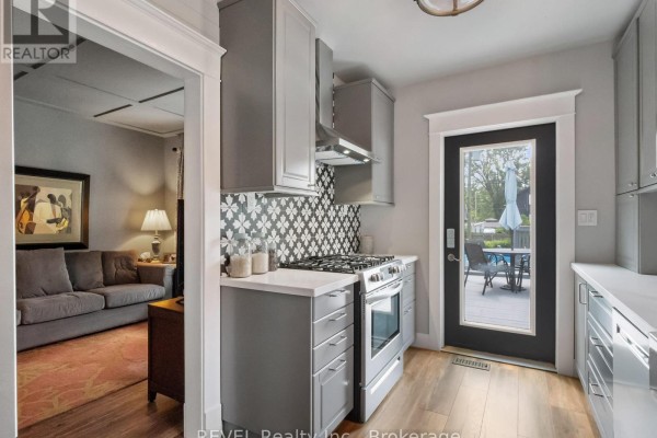 Kitchen - 259 Dufferin Street, Fort Erie, ON L2A2T7 Photo 4