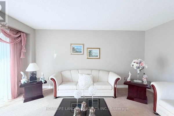 Bedroom - 2590 Ambercroft Trail, Mississauga, ON L5M4K3 Photo 5