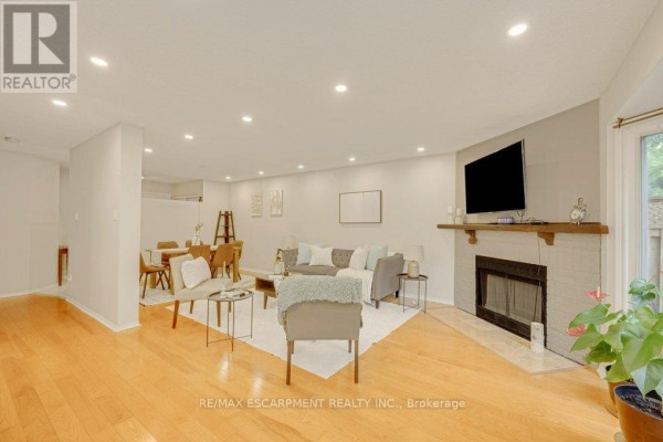2597 Addingham Crescent, Oakville, ON, photo 3