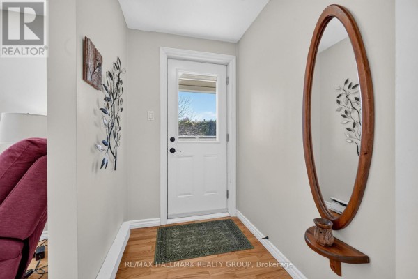 Dining room - 25a - 778 St. Andre Drive, Ottawa, ON K1C4R6 Photo 3