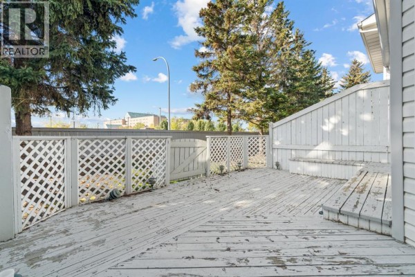 Living room - 26, 3311 58 Street Nw, Edmonton, AB T6L6X3 Photo 3
