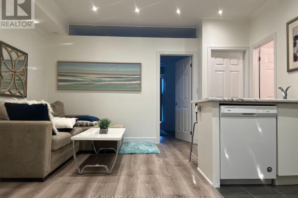 26 - 15 Eaton Park Lane, Toronto, ON, photo 2