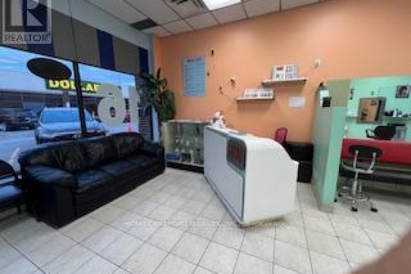 26 - 180 Steeles Avenue W, Vaughan, ON L4J2L1 Photo 2