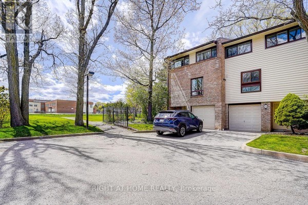 26 - 2020 South Millway, Mississauga, ON, photo 3