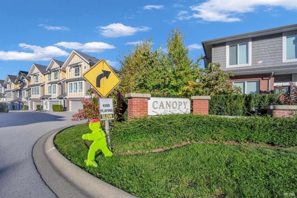 26 9688 162a Street, Surrey