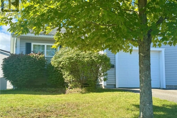 Bath (# pieces 1-6) - 26 Acorn Drive, Saint John, NB E2M7X8 Photo 2