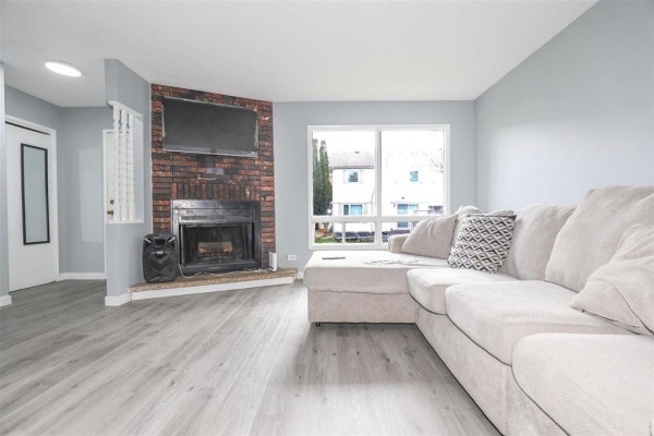 Bedroom - 26 Agincourt Road, Winnipeg, MB R2J3S5 Photo 5