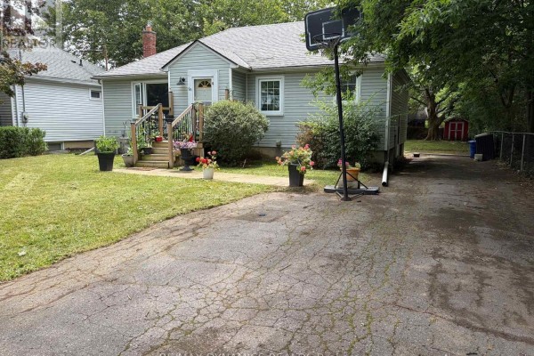 26 Beamer Avenue, St  Catharines, ON, photo 3