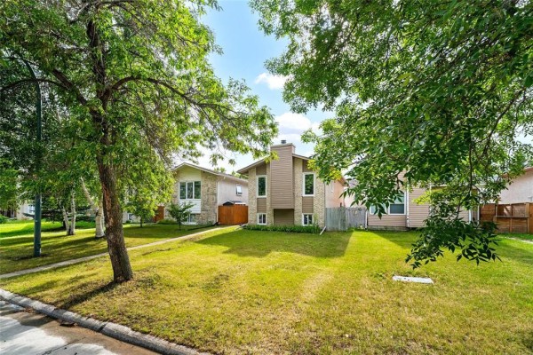 Primary Bedroom - 26 Birchbark Bay, Winnipeg, MB R2V4P1 Photo 3