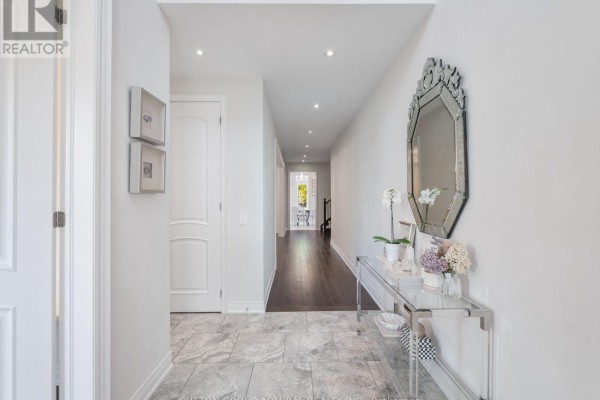 Bedroom 4 - 26 Blazing Star Street, East Gwillimbury, ON L9N0S1 Photo 5