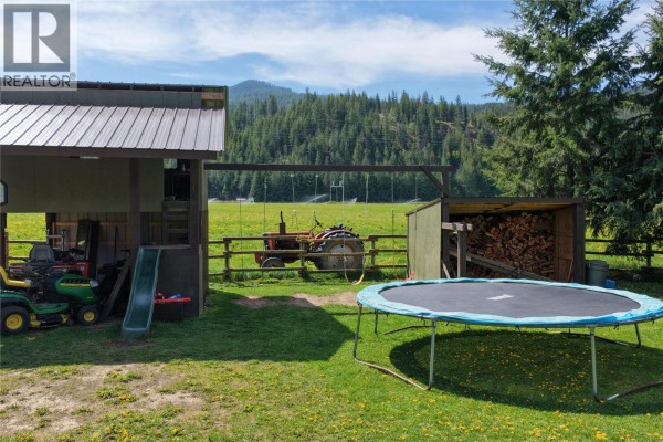 5pc Ensuite bath - 26 Byers Road, Cherryville, BC V0E2G1 Photo 4