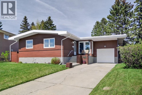 Kitchen - 26 Cardiff Place Nw, Calgary, AB T2K1S3 Photo 2