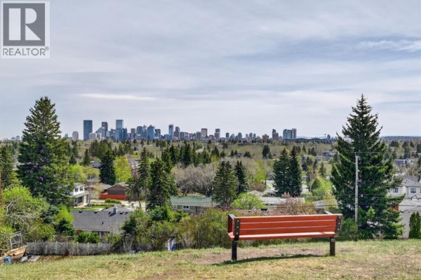 Primary Bedroom - 26 Cardiff Place Nw, Calgary, AB T2K1S3 Photo 4