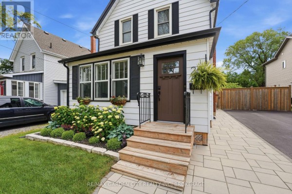 Sunroom - 26 Carleton Street N, Thorold, ON L2V2A4 Photo 4