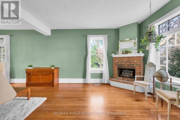 Sitting room - 26 Centre Street, Grey Highlands, ON N0C1H0 Photo 4