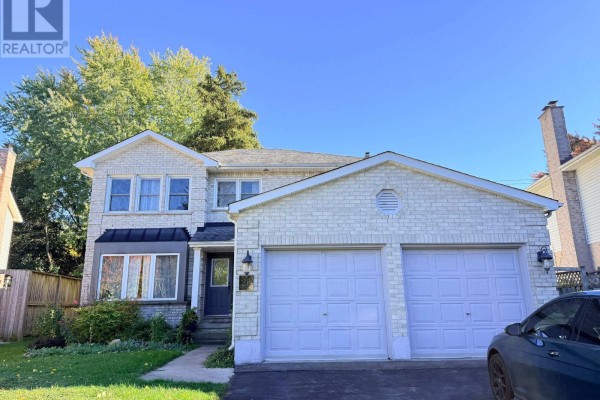 26 Colonial Crescent, London North