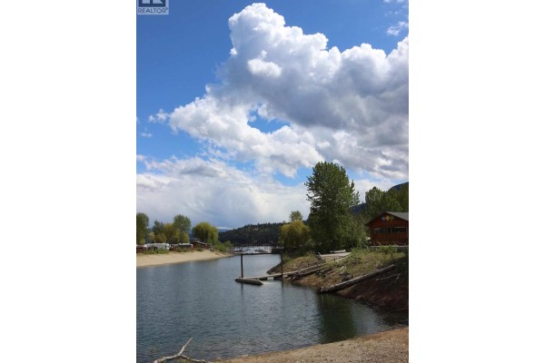 26 Cottonwood Drive, Lee Creek, BC V0E1M4 Photo 4