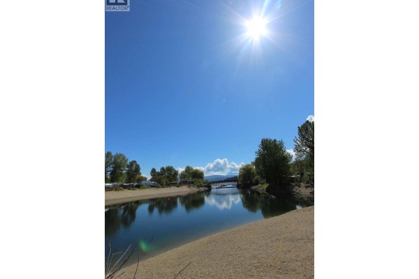 26 Cottonwood Drive, Lee Creek, BC V0E1M4 Photo 5