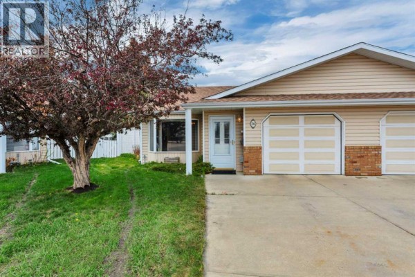 26 Dale Close, Red Deer, AB, photo 2