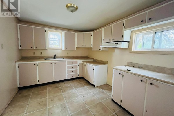 Living room - 26 Fairview Avenue, Amherst, NS B4H2Y4 Photo 5