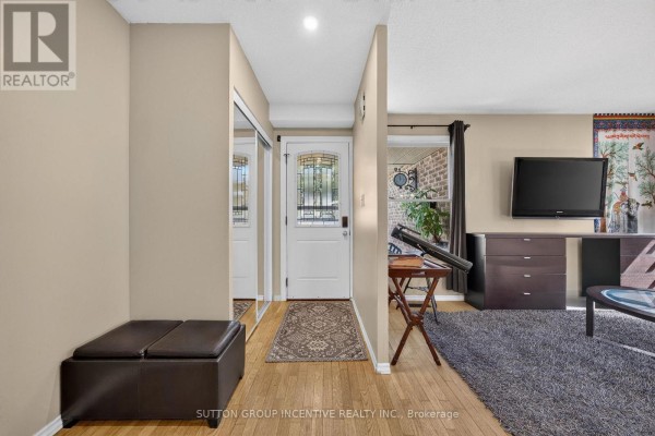 26 Fox Run, Barrie, ON, photo 3