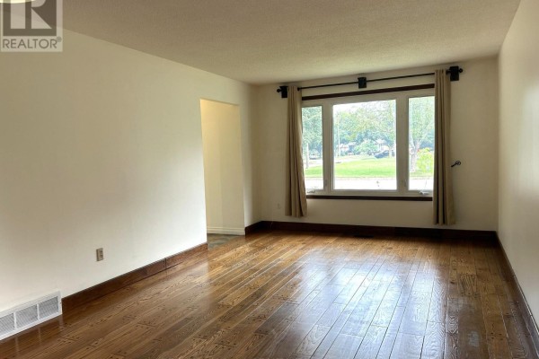 26 Friars Court, St  Catharines, ON, photo 2