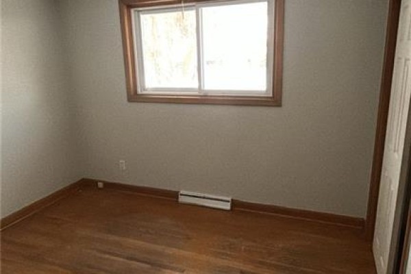 Bedroom - 26 Glengarry Road Unit# Upper, St  Catharines, ON L2T2V2 Photo 4