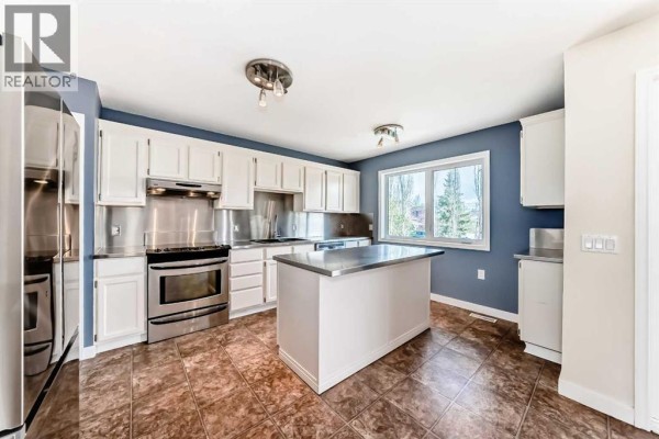 26 Green Meadow Drive, Strathmore, AB, photo 2
