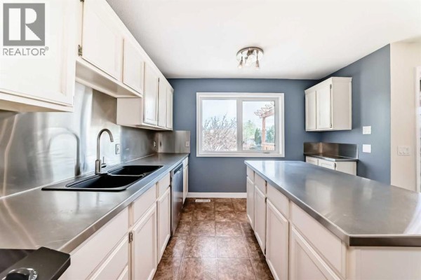 26 Green Meadow Drive, Strathmore, AB, photo 3