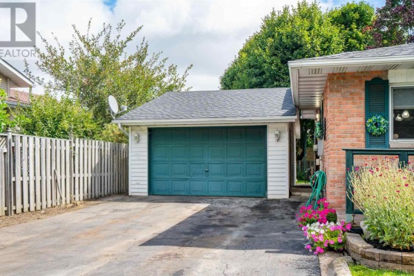 26 Heath Rd, Sault Ste  Marie, ON, photo 2