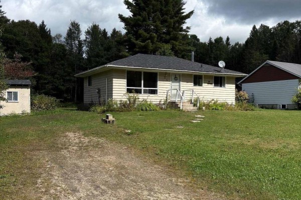 26 High Street W, Strong, ON, photo 2