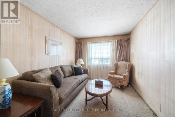 Bedroom 2 - 26 Larchmount Avenue, Toronto, ON M4M2Y7 Photo 5