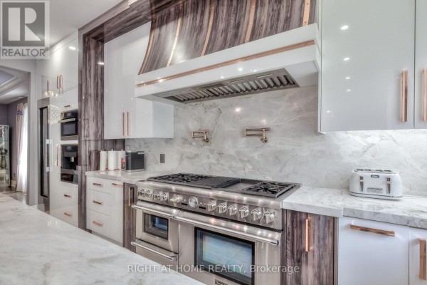 Kitchen - 26 Little Natalie Court, Vaughan, ON L6A0J1 Photo 5