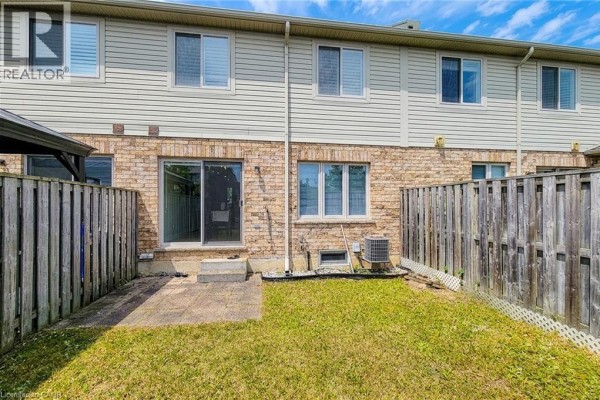 Kitchen - 26 Magnificent Way, Binbrook, ON L0R1C0 Photo 4