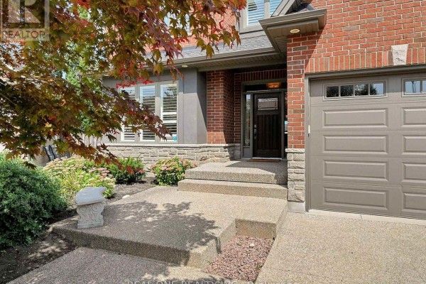 26 Matthews Court, St  Catharines, ON, photo 2