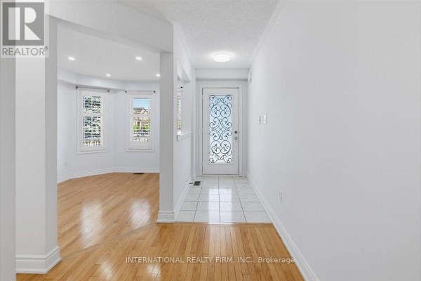 Primary Bedroom - 26 Mauve Drive, Brampton, ON L6P2M8 Photo 5