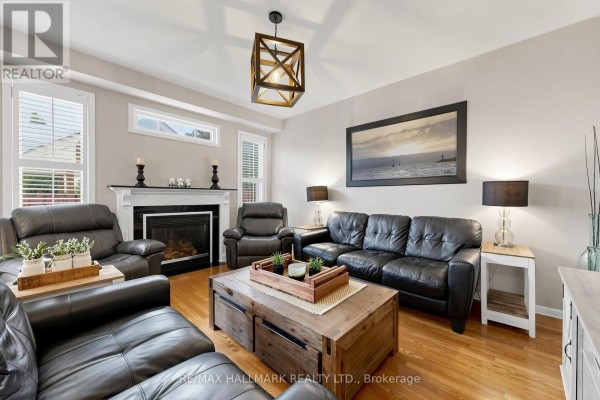 Family room - 26 Merdock Court, Whitchurch Stouffville, ON L4A0A9 Photo 5