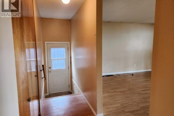 26 Ogilvie Cres, Faro, YT Y0B1K0 Photo 4