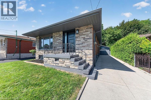 26 Parklands Drive, Hamilton, ON, photo 3