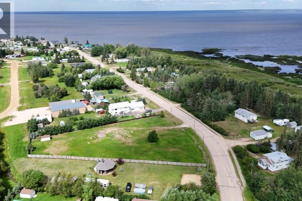 26 Peace River Avenue, Joussard, AB T0G1J0 Photo 2