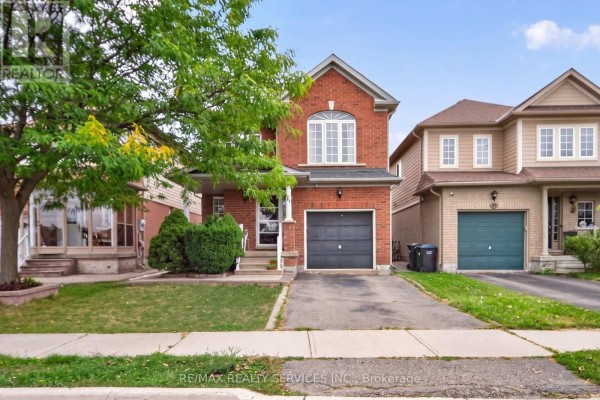 26 Peachleaf Crescent S, Brampton, ON L7A2B2 Photo 2
