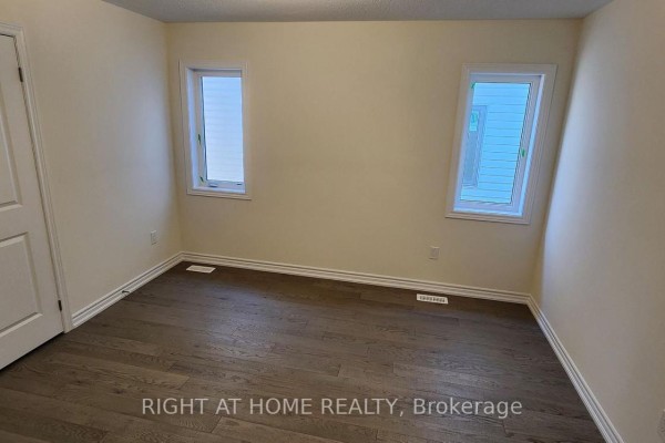 26 Prudhoe Terrace, Barrie, ON L9J0W2 Photo 4