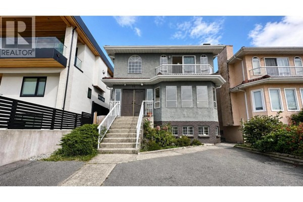 26 Ranelagh Avenue, Burnaby, BC V5B3N3 Photo 4