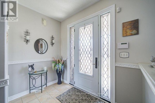 26 Regalia Way, Barrie, ON, photo 3