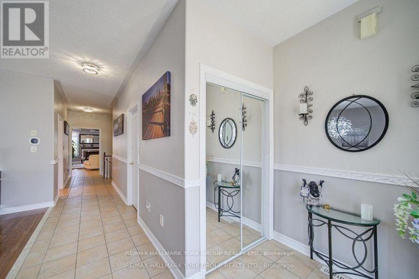 Family room - 26 Regalia Way, Barrie, ON L4M7H7 Photo 4