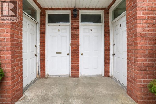 4pc Bathroom - 26 Renfrew Street E, Caledonia, ON N3W1E8 Photo 5