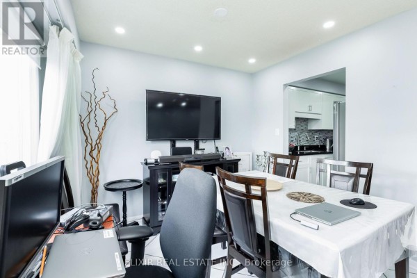 Primary Bedroom - 26 Roughfield Crescent, Toronto, ON M1S4K4 Photo 4