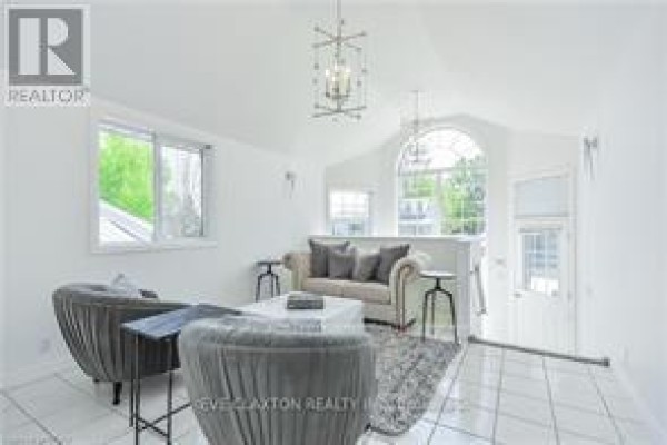 Bedroom - 26 Simcoe Street, Guelph, ON N1E3B8 Photo 4