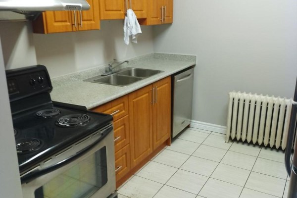 26 Simcoe Street N, Oshawa, ON, photo 3
