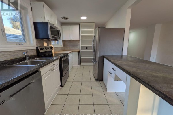 26 Trinnell Boulevard, Toronto, ON M1L1S5 Photo 5